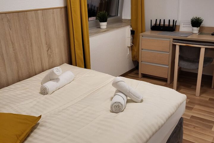 Room 12 of 21