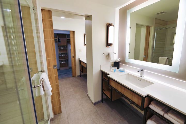 Bathroom shower