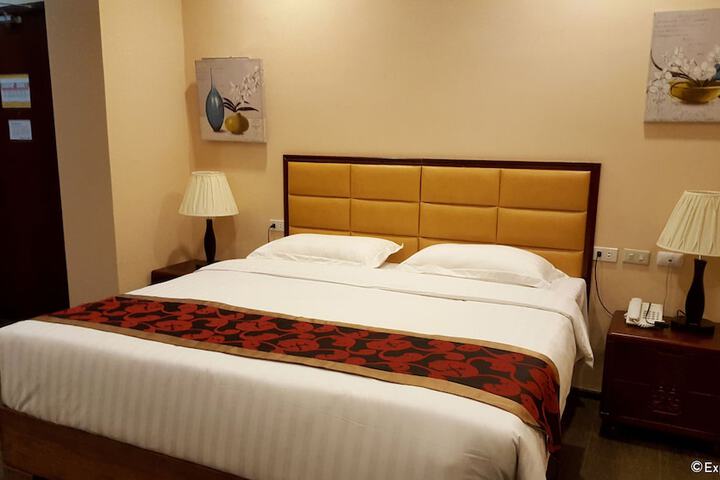 Room 4 of 49