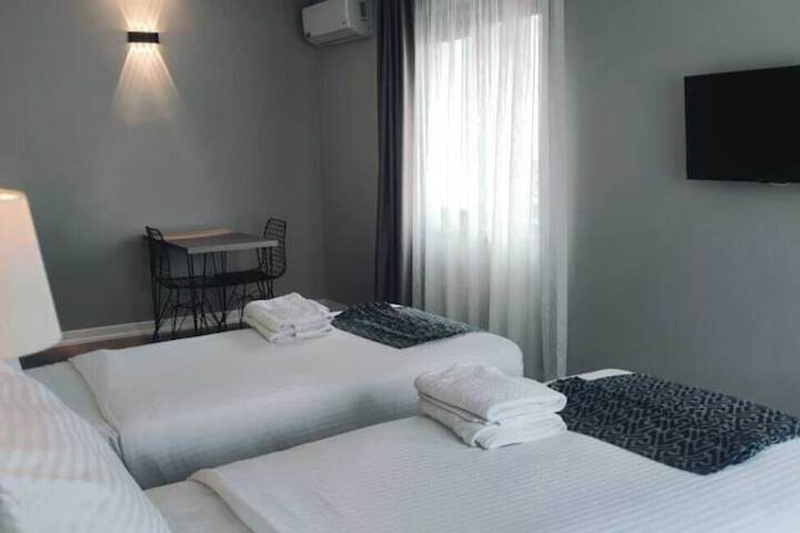 Room 58 of 222