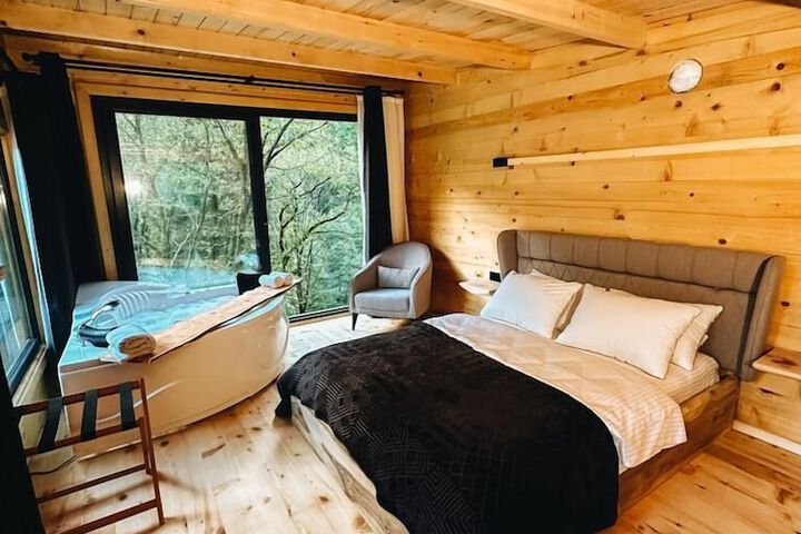 Room 5 of 19