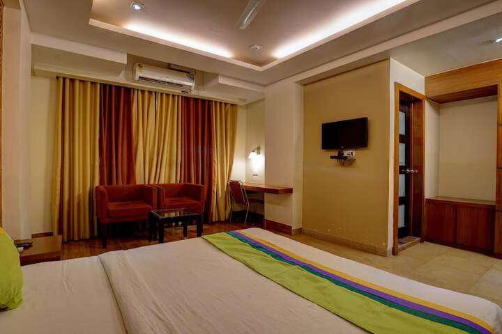 Room 11 of 30