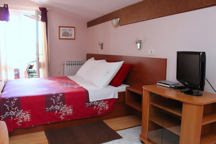 Room 17 of 62