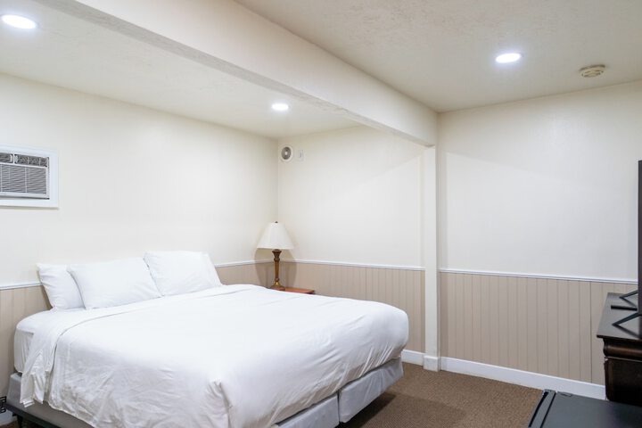 Room 27 of 113