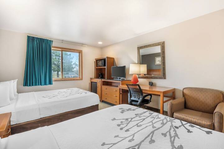 Room 8 of 18