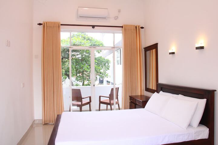 Room 17 of 35