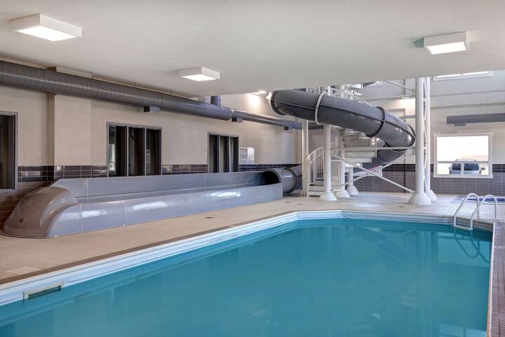 Hotel Pool