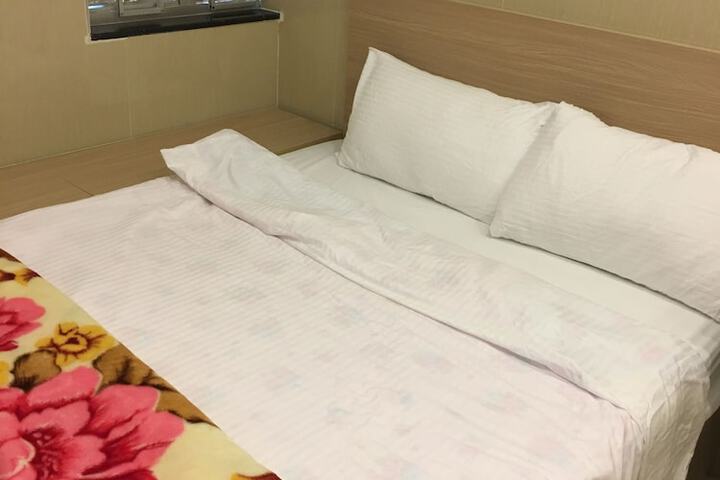 Room 18 of 42