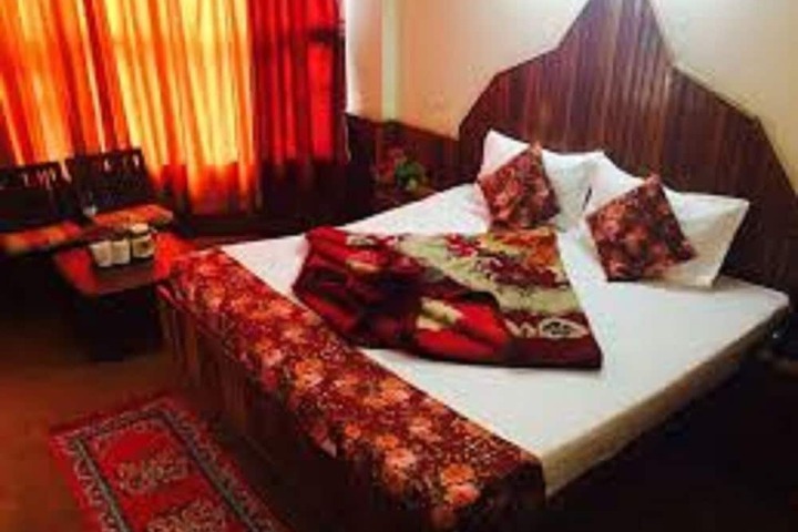 Room 13 of 20