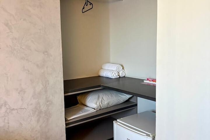 Room 77 of 143