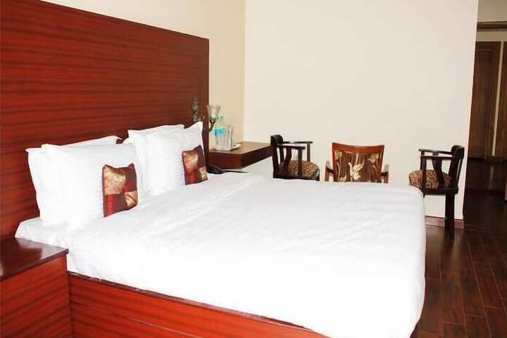 Room 4 of 30