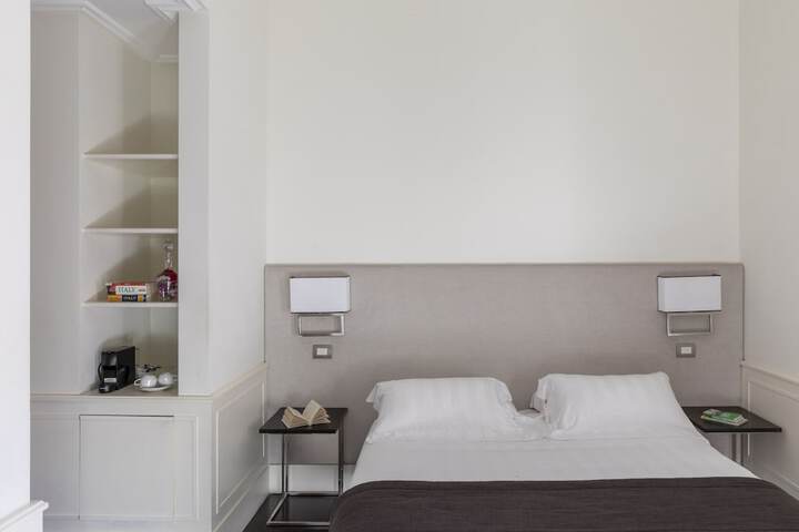 Room 76 of 380