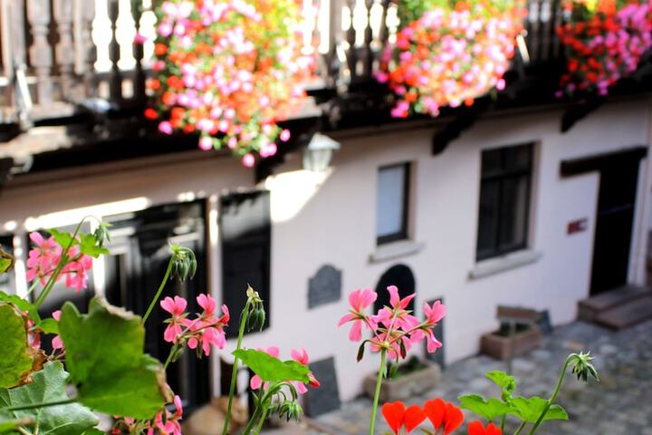 Hotel Exterior 143 of 147