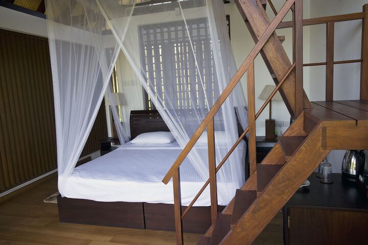 Room 9 of 18