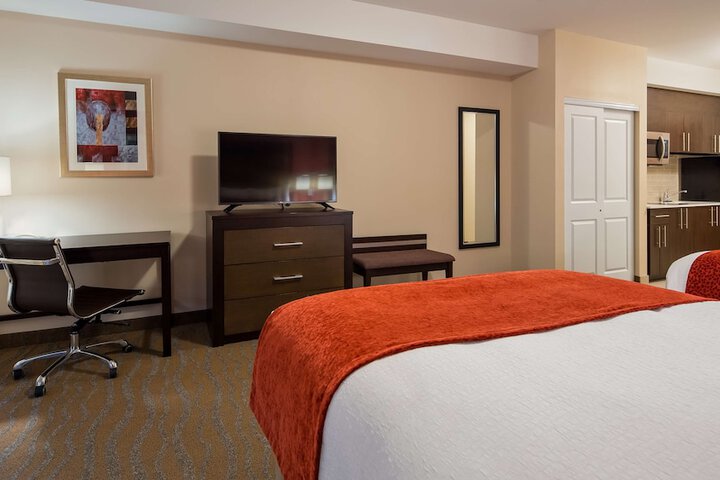 Room 6 of 39