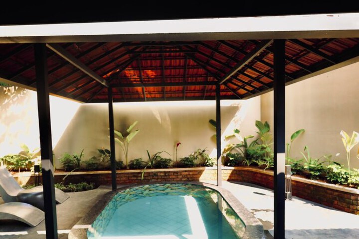 Pool 25 of 52