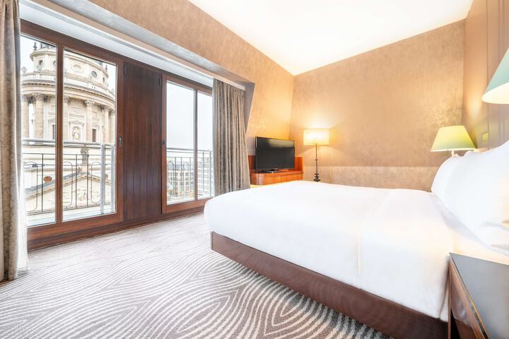 Room 106 of 201
