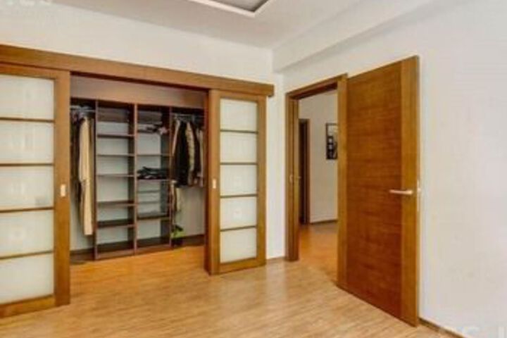 Room 10 of 21