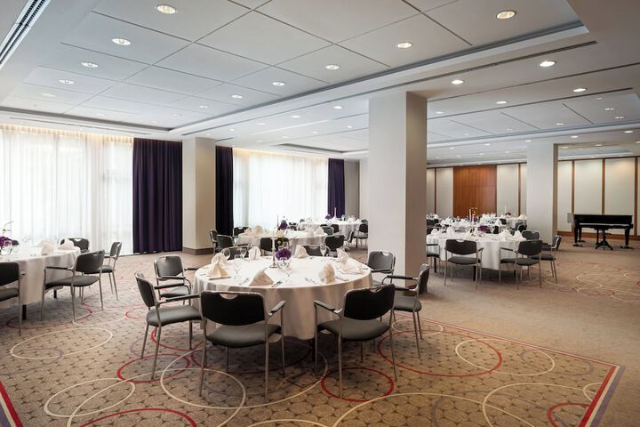 Ballroom/Hall 64 of 81