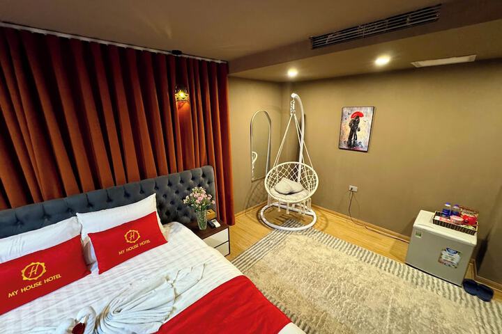Room 9 of 36