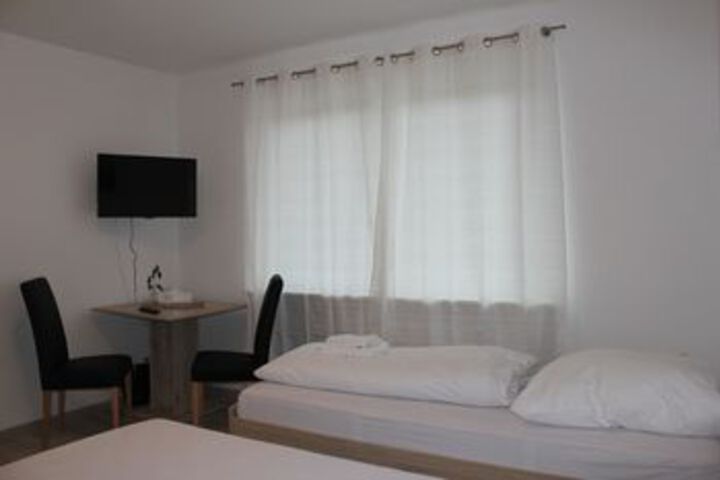 Room 12 of 15