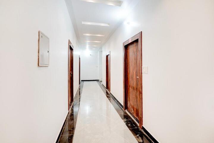 HOTEL O SAMRAT INN