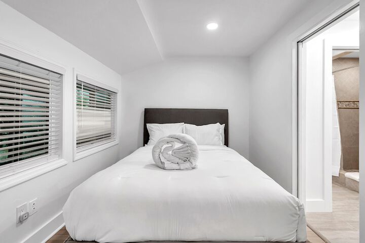 Room 30 of 191