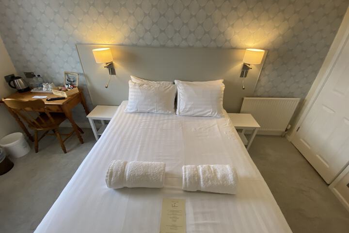 Room 47 of 93