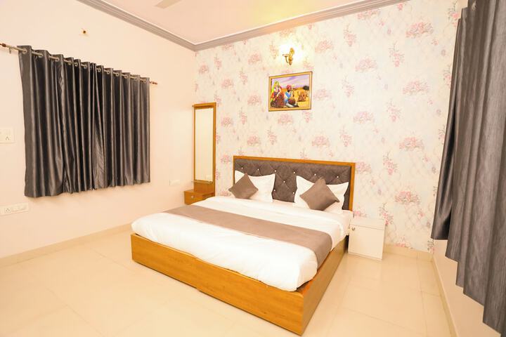 Room 8 of 25