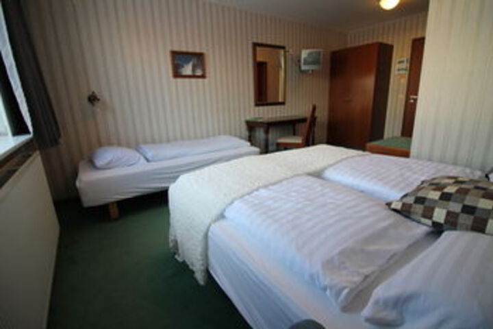 Room 72 of 88