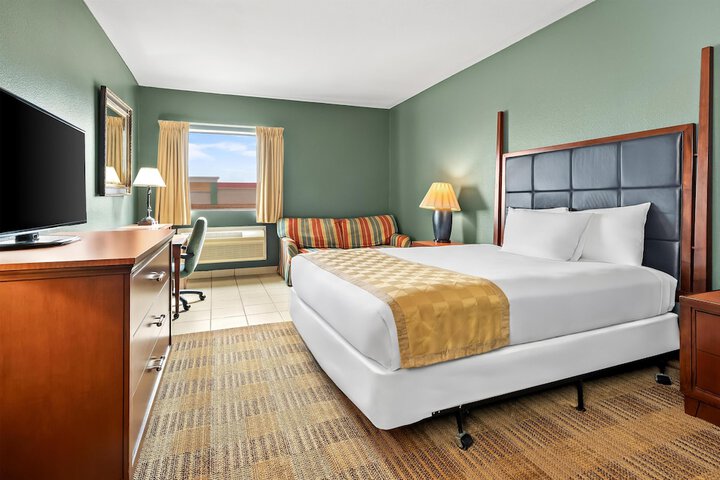 Room 5 of 32