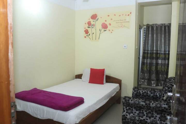 Room 11 of 34