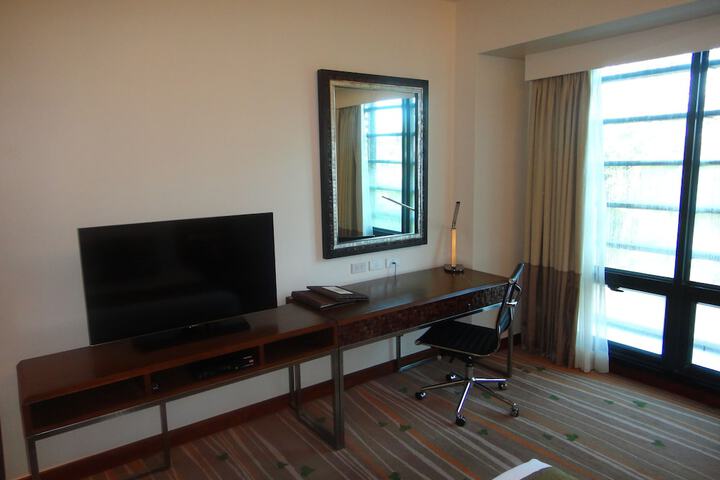 Room 57 of 128