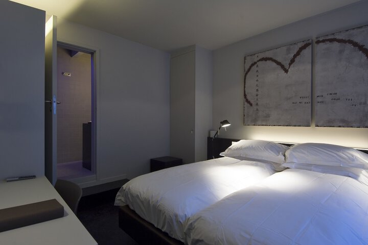 Room 10 of 61