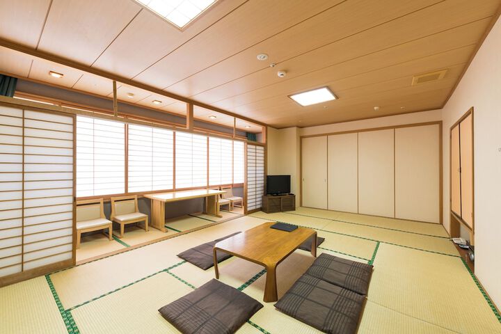 Room 33 of 160