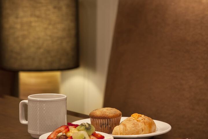 Breakfast/Coffee Service 13 of 26