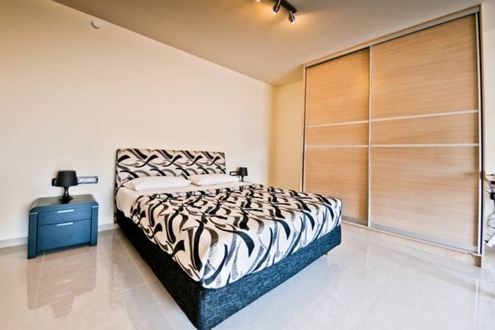 Room 82 of 85