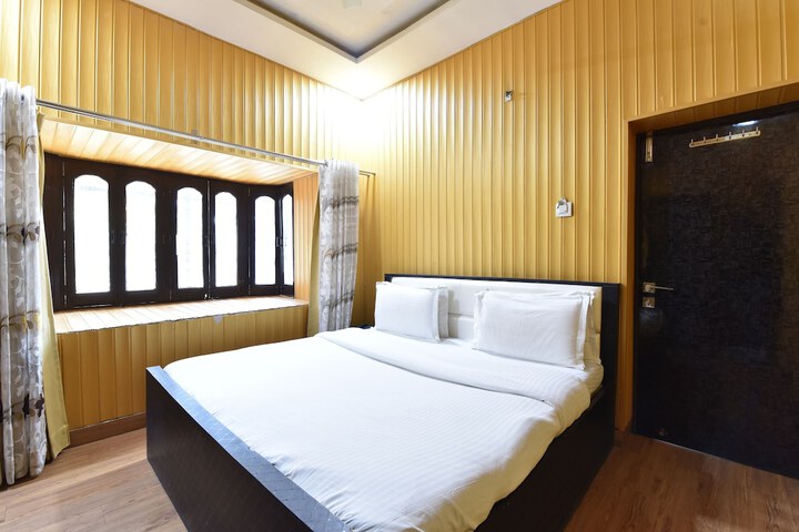 Room 9 of 17