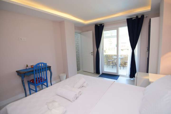 Room 6 of 38