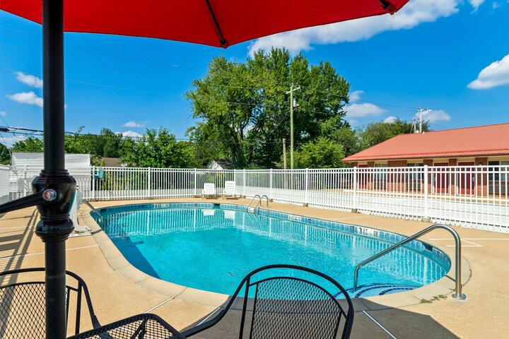 Hotel with Pool