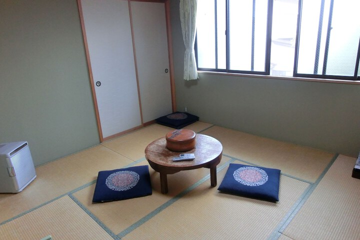 Room 6 of 55