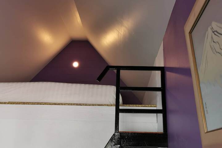 Room 14 of 36