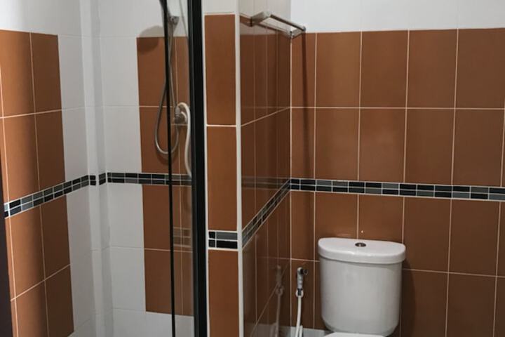 Room 3 of 16