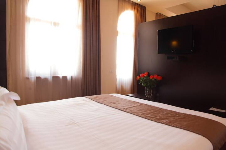 Room 4 of 41