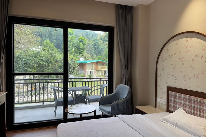 Room 4 of 52