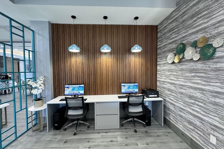Business Center 65 of 69