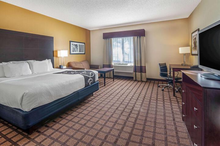 1 King Bed with View (2 of 12)