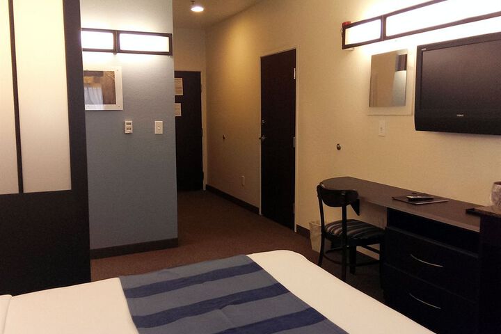 Room 11 of 29