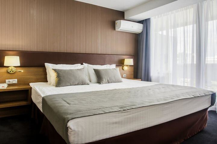 Room 28 of 121
