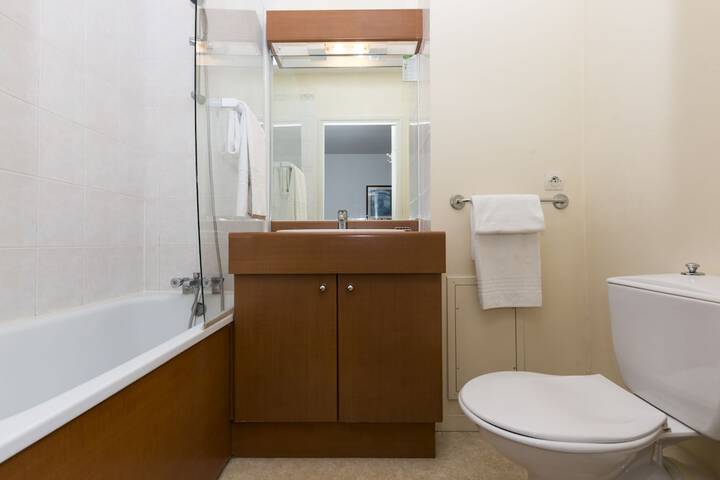 Room 13 of 25